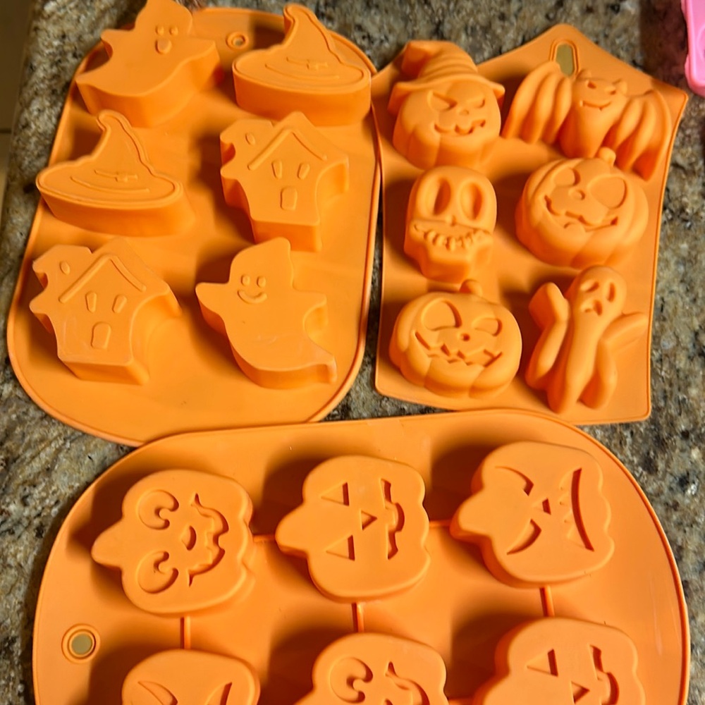 Silicone wax molds